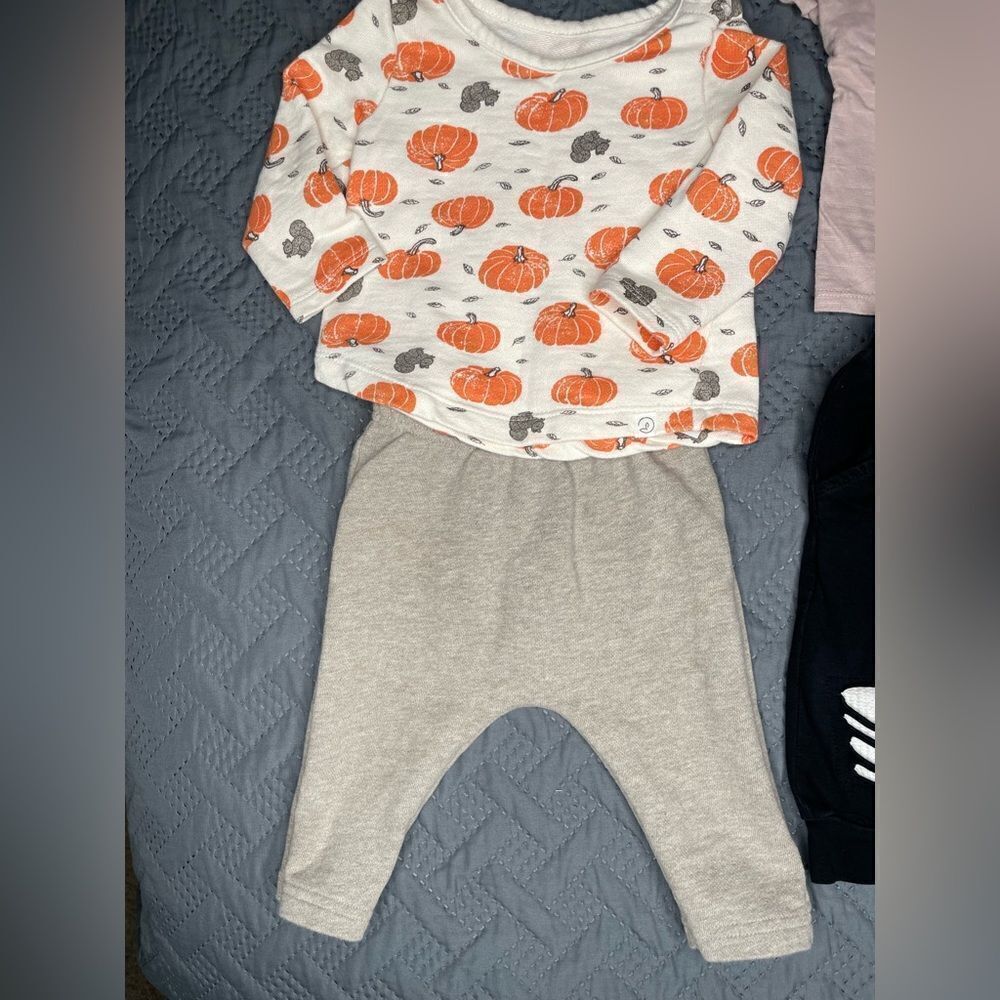 Baby clothes bundle - Picture 2 of 9